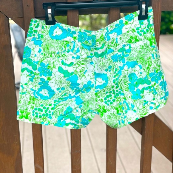Lilly Pulitzer Callahan shorts - Picture 2 of 7